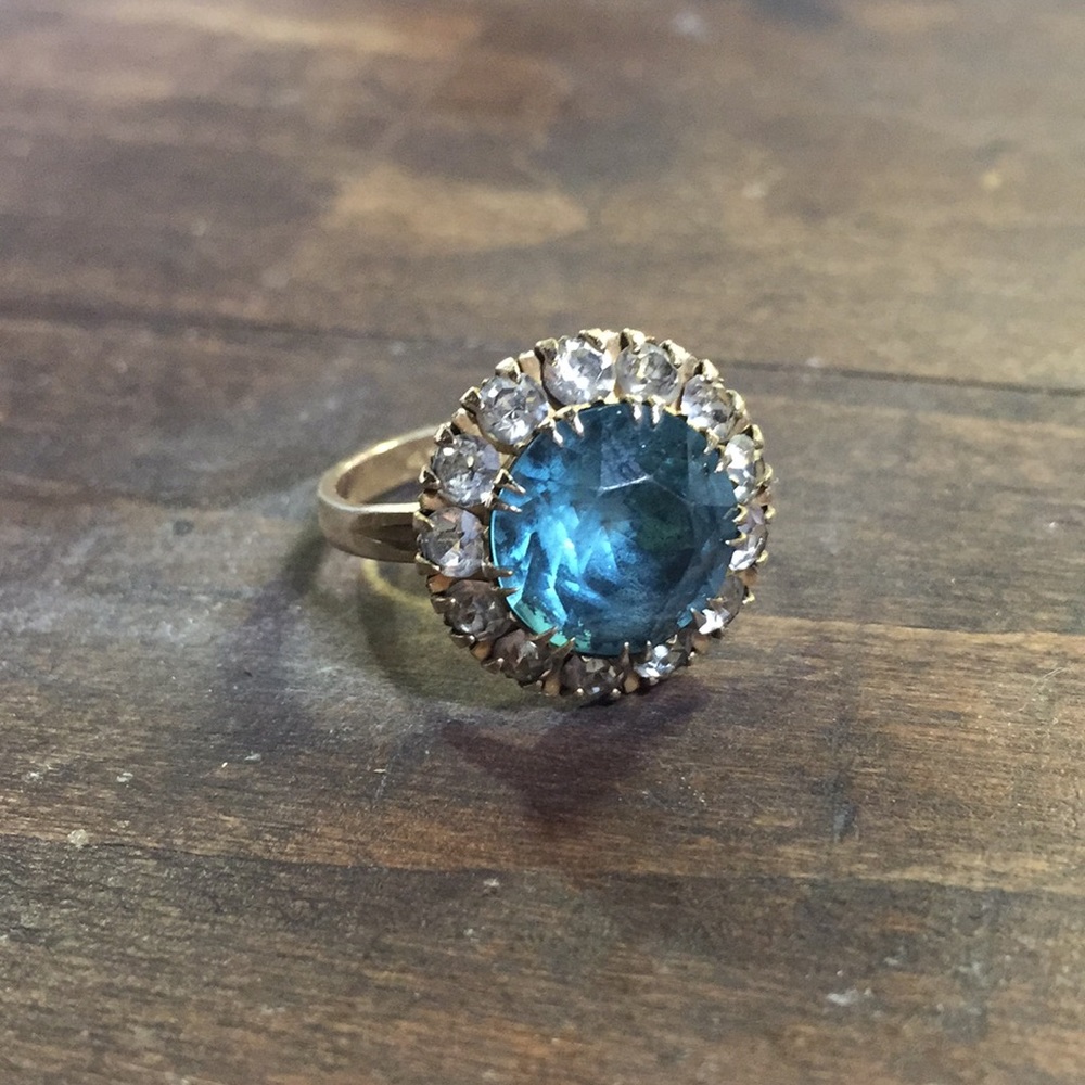 Beautiful Gold Plated Ring Size 8/9